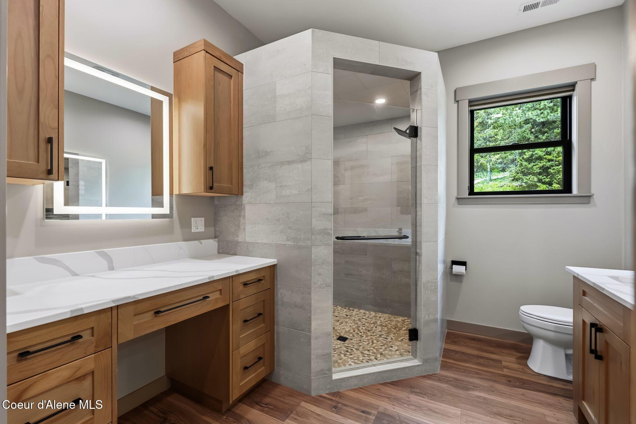 1520 Wrenco Loop Sandpoint, ID 83864 - Photo 15 of 37 Ensuite 3
