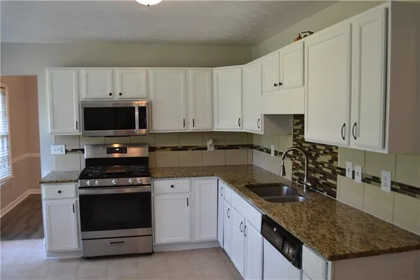 $2,300 | 1591 Willow Bend Way, Snellville, GA 30078