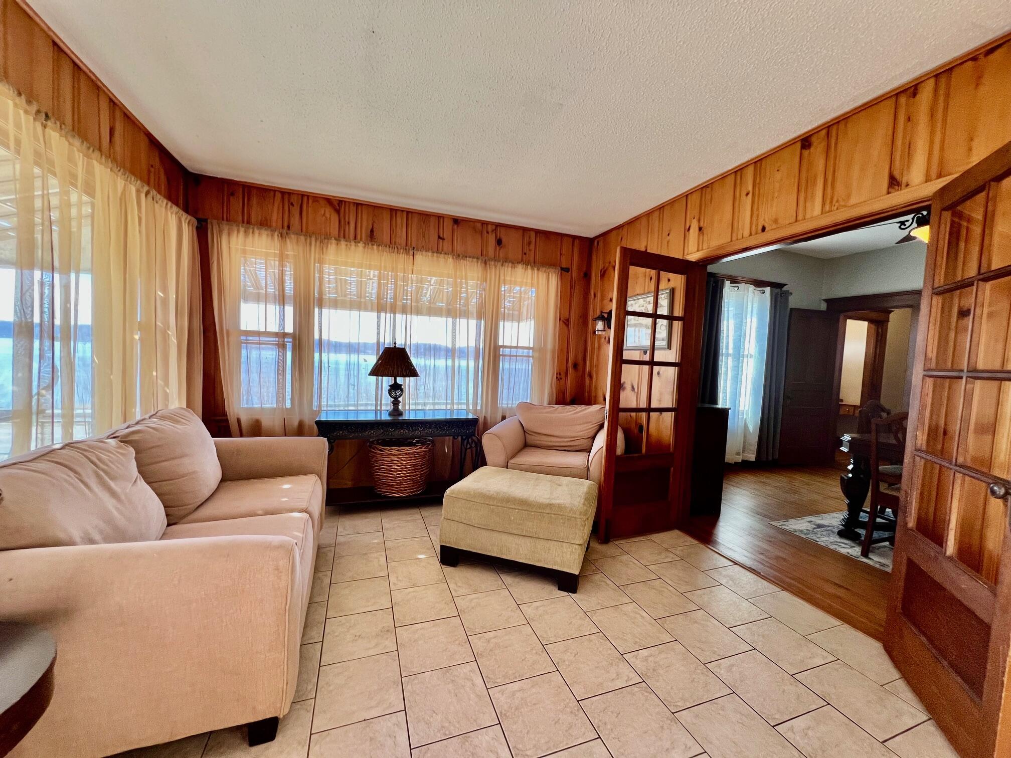 148 Main Street Ferryville, WI 54628 - Photo 17 of 37 Sun Room