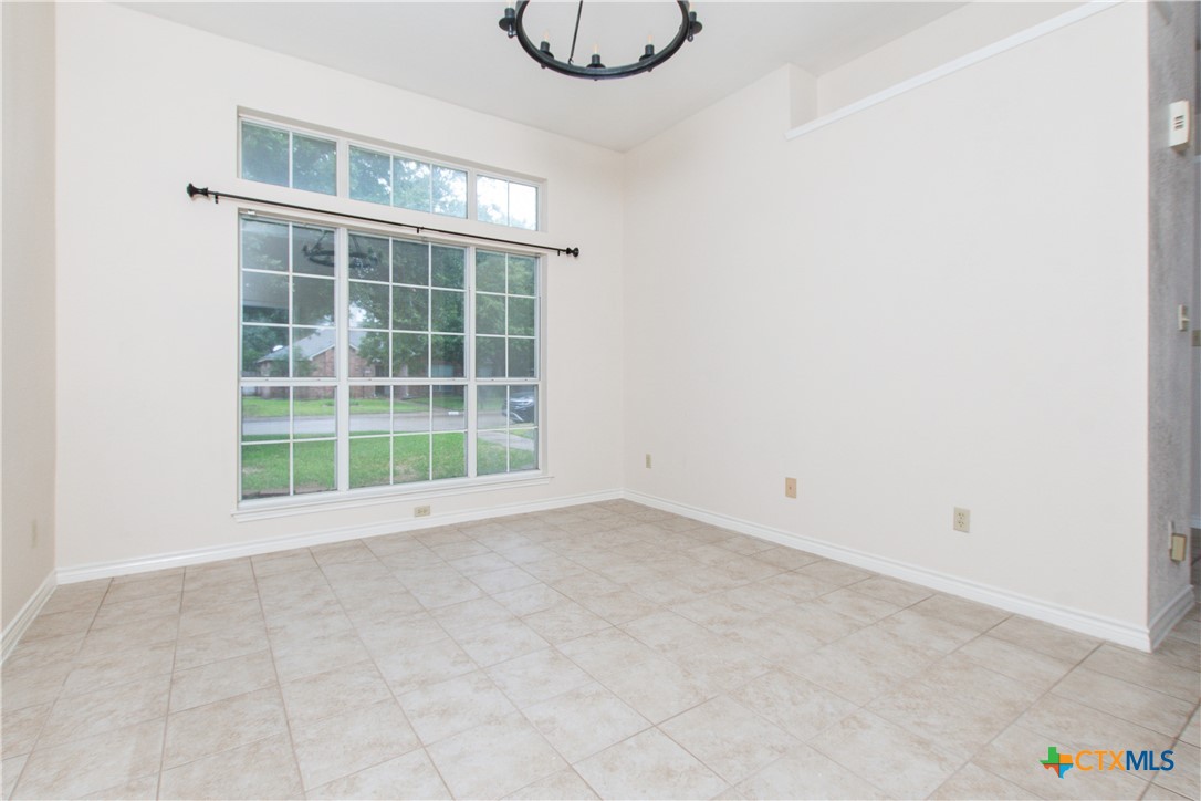 4713 Stagecoach Trail Temple, TX 76502 - Photo 9 of 23 an empty room with windows