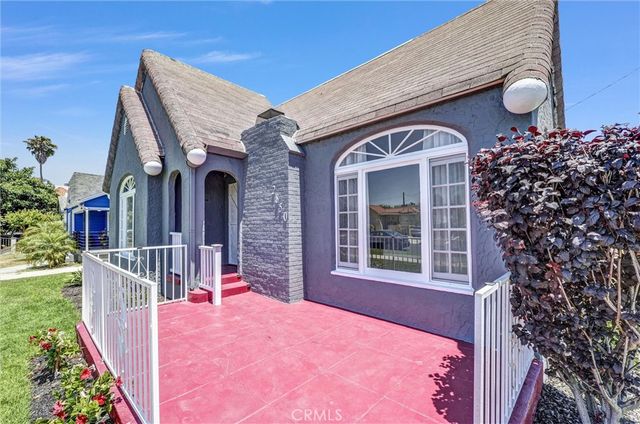 a view of a house with a outdoor space