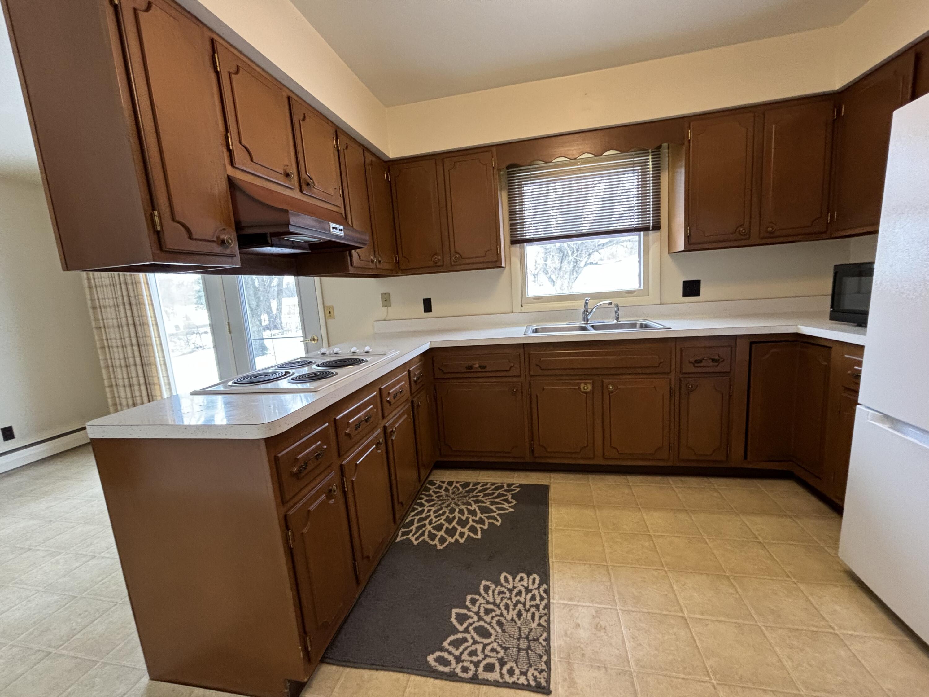 320 Sprague Road Coldwater, MI 49036 - Photo 6 of 22 Photo Jan 07 2025, 10 30 10 AM