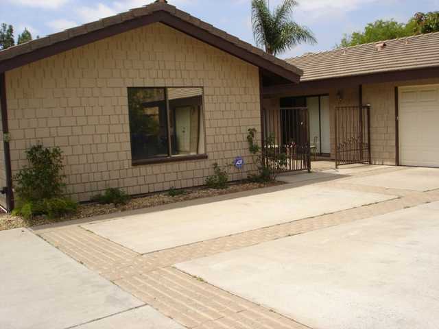 31133 Old River Road Bonsall, CA 92003 - Photo 2 of 18 Courtyard Entry