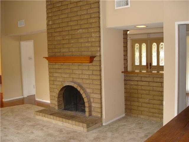 31133 Old River Road Bonsall, CA 92003 - Photo 13 of 18 Fireplace, Vaulted Ceilings, New carpet.