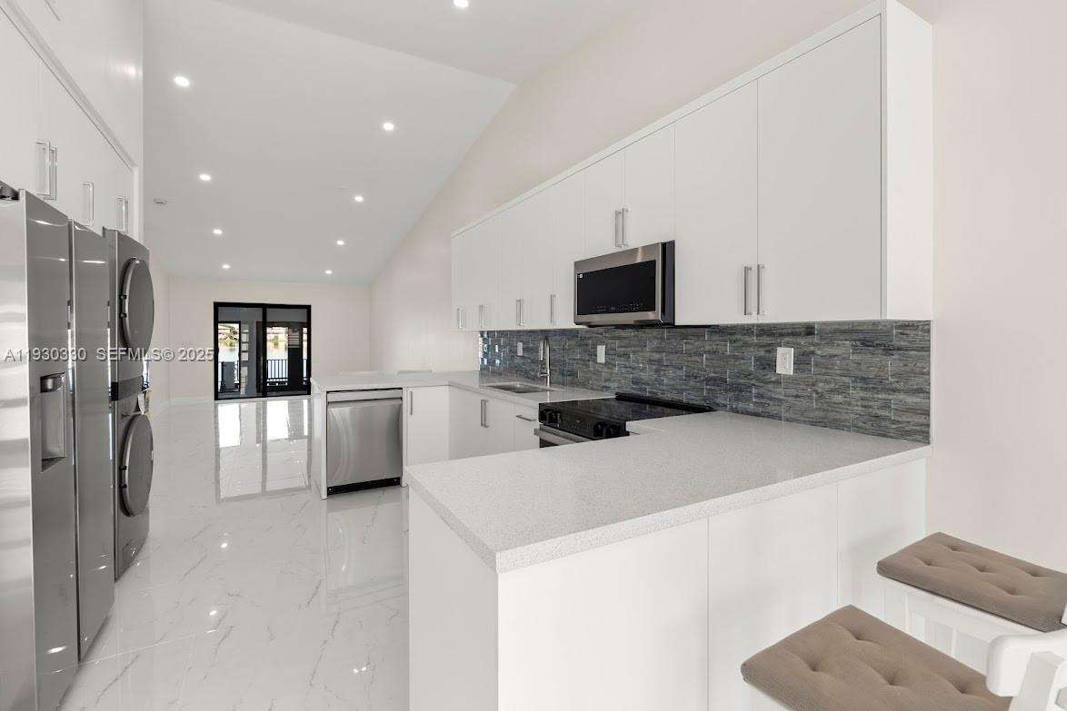 2737 West 55th Place Hialeah, FL 33016 - Photo 32 of 44