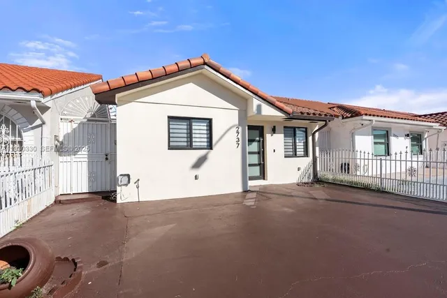 $614,975 | 2737 West 55th Place, Hialeah, FL 33016