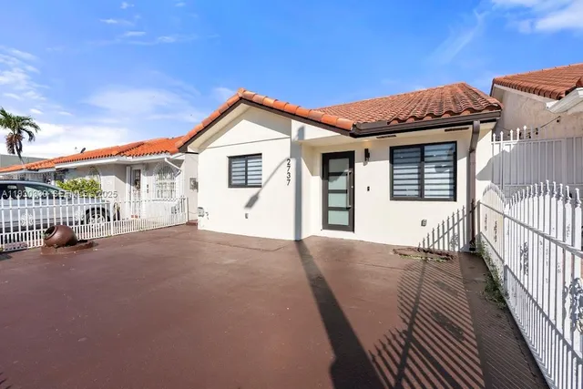 $614,975 | 2737 West 55th Place, Hialeah, FL 33016