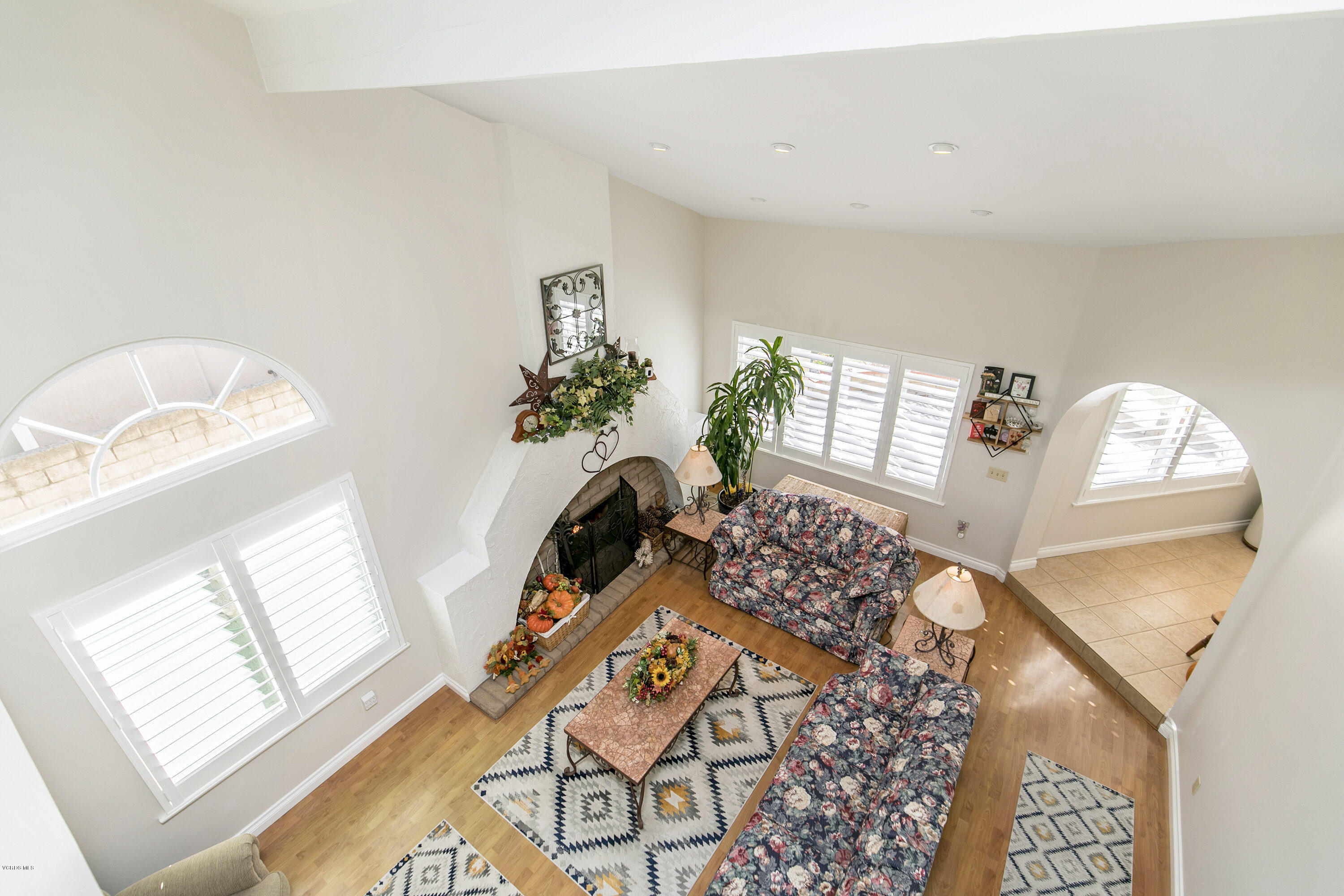 4722 Avedon Road Moorpark, CA 93021 - Photo 20 of 38 a living room with furniture and a window