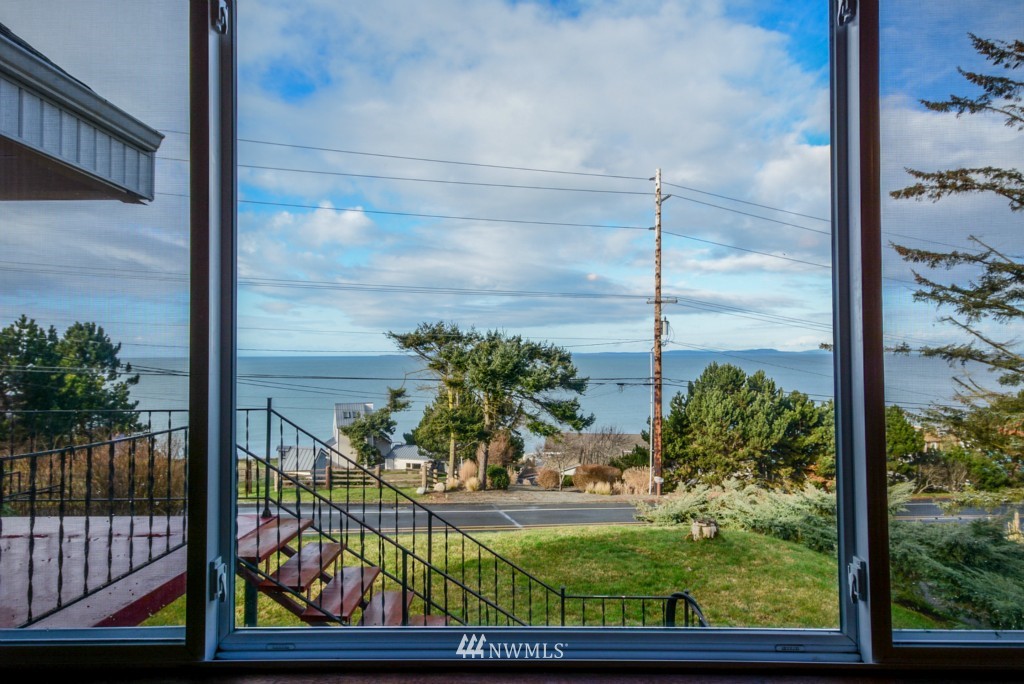 1476 West Beach Road Oak Harbor, WA 98277 - Photo 17 of 24 Gallery Image 17