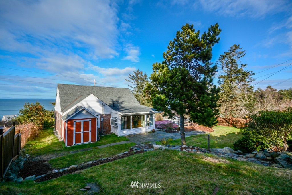 1476 West Beach Road Oak Harbor, WA 98277 - Photo 3 of 24 Gallery Image 3
