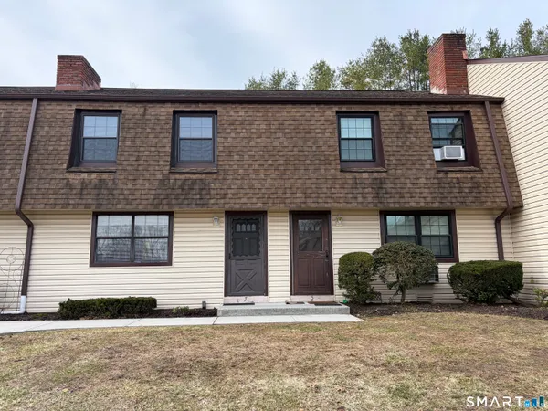 $309,900 | 7 Homestead Lane, Unit 7, Brookfield, CT 06804