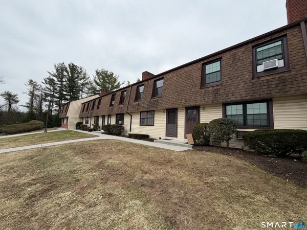 $314,900 | 7 Homestead Lane, Unit 7, Brookfield, CT 06804