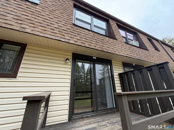 $314,900 | 7 Homestead Lane, Unit 7, Brookfield, CT 06804