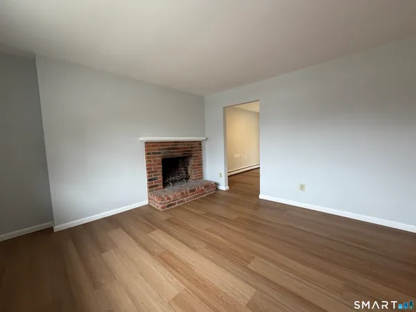 $314,900 | 7 Homestead Lane, Unit 7, Brookfield, CT 06804