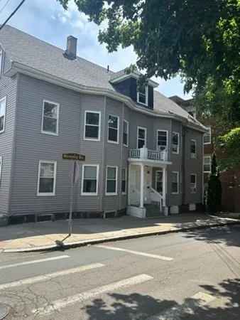 $2,400 | 27 Salem Street, Unit 2L, Salem, MA 01970
