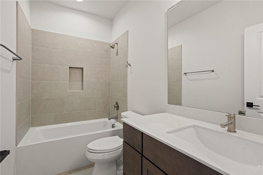 528 Rosedale Way Seneca, SC 29672 - Photo 23 of 29 Bathroom 3