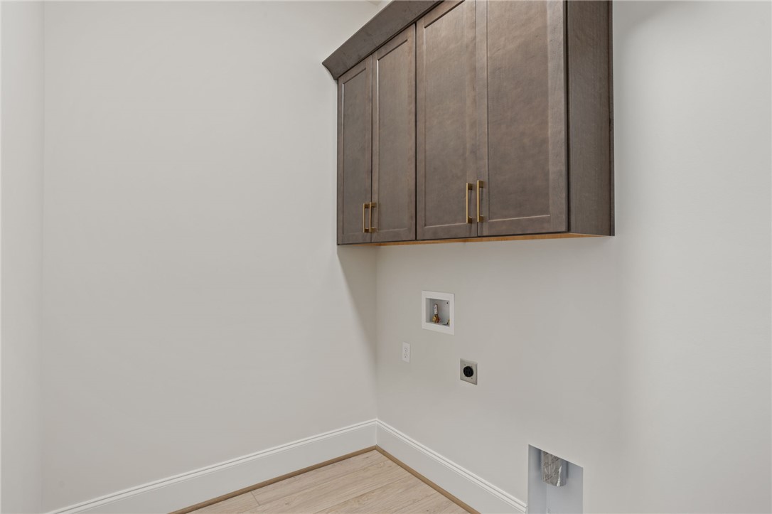 528 Rosedale Way Seneca, SC 29672 - Photo 9 of 29 Laundry Room