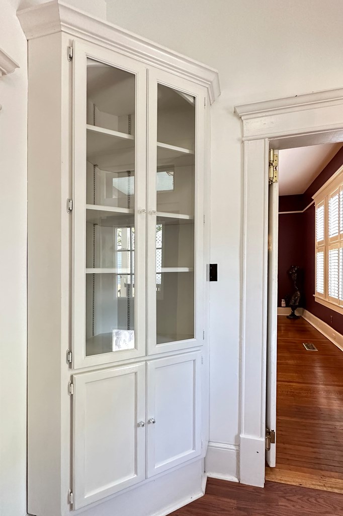 215 7th Street Columbus, GA 31901 - Photo 28 of 64 a view of a hallway with wooden floor and entryway