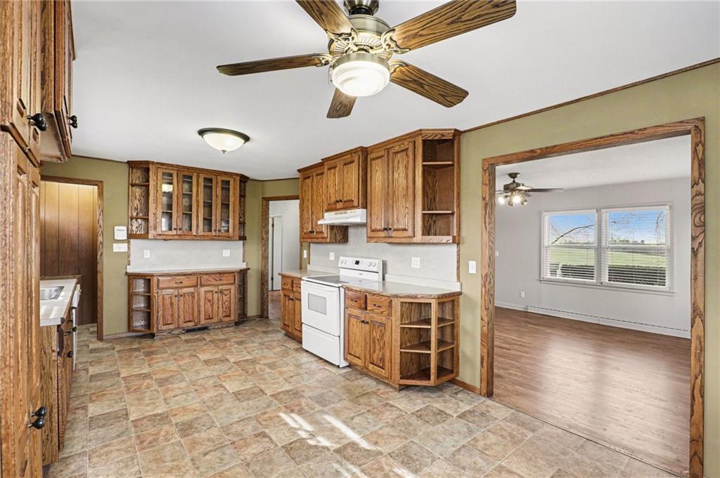 12120 Southeast West Road Edgerton, MO 64444 - Photo 8 of 39