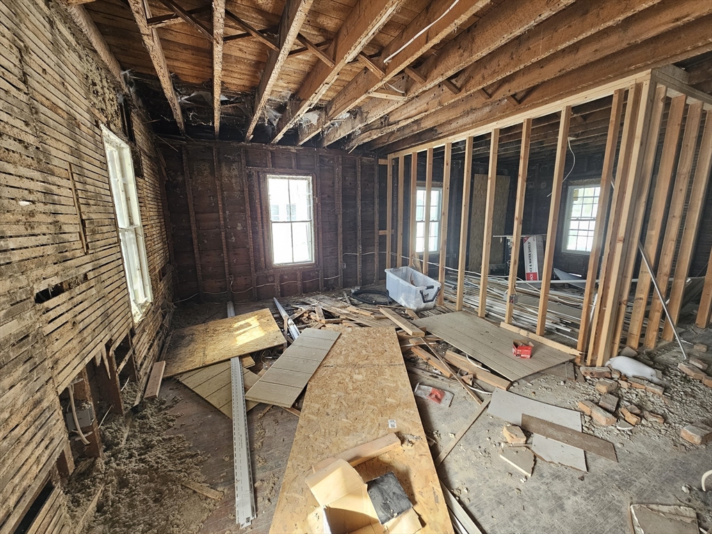 27 Hall Street North Adams, MA 01247 - Photo 23 of 32 a living room with furniture