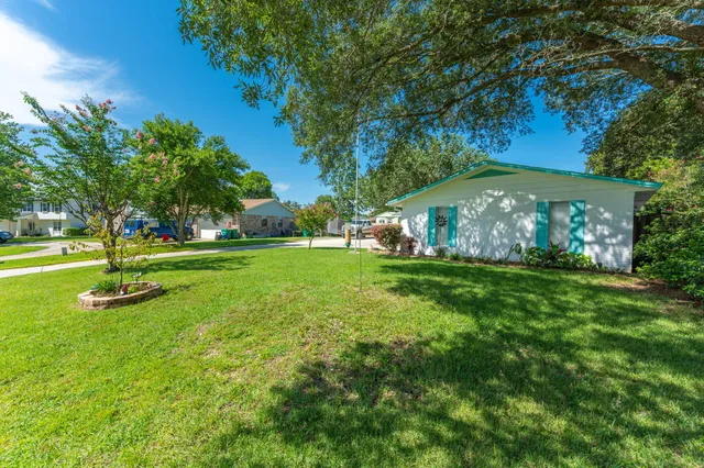 $465,000 | 10 Lake Lorraine Circle, Shalimar, FL 32579