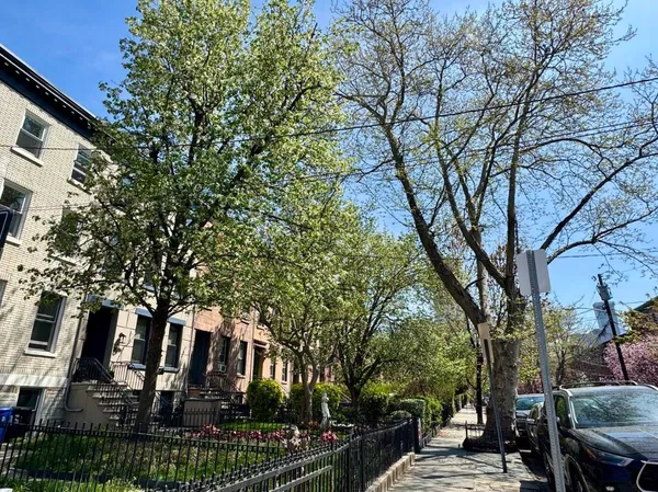 $3,500 | 298 4th Street, Jersey City, NJ 07302