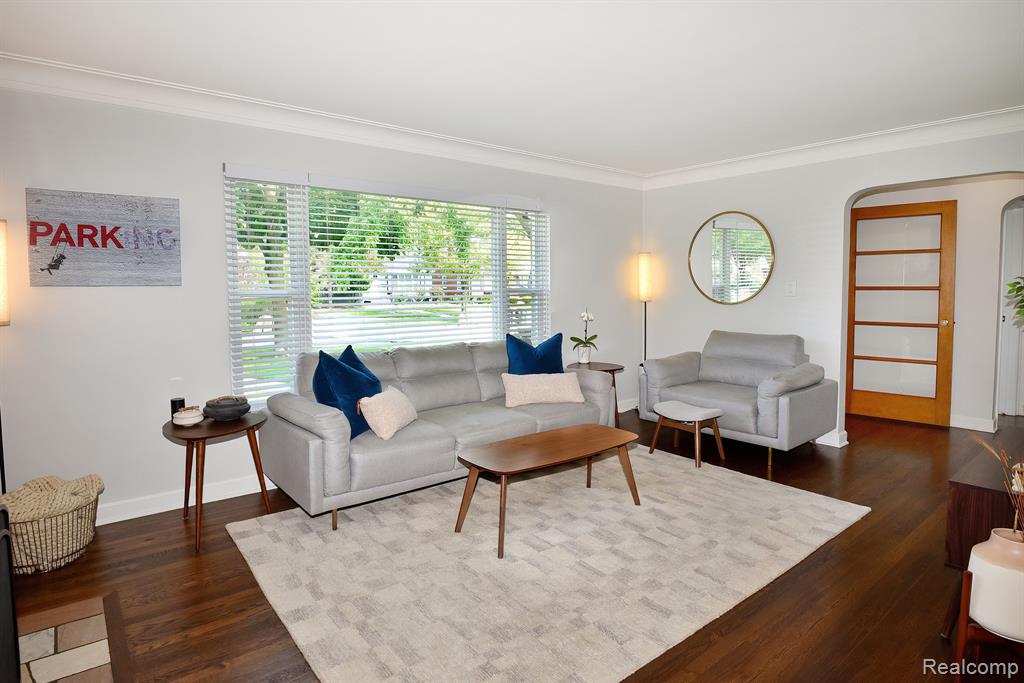 2831 Bembridge Road Royal Oak, MI 48073 - Photo 4 of 40