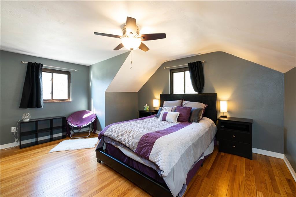 3488 Evergreen Road Pittsburgh, PA 15237 - Photo 18 of 27 Spacious upper bedrooms!