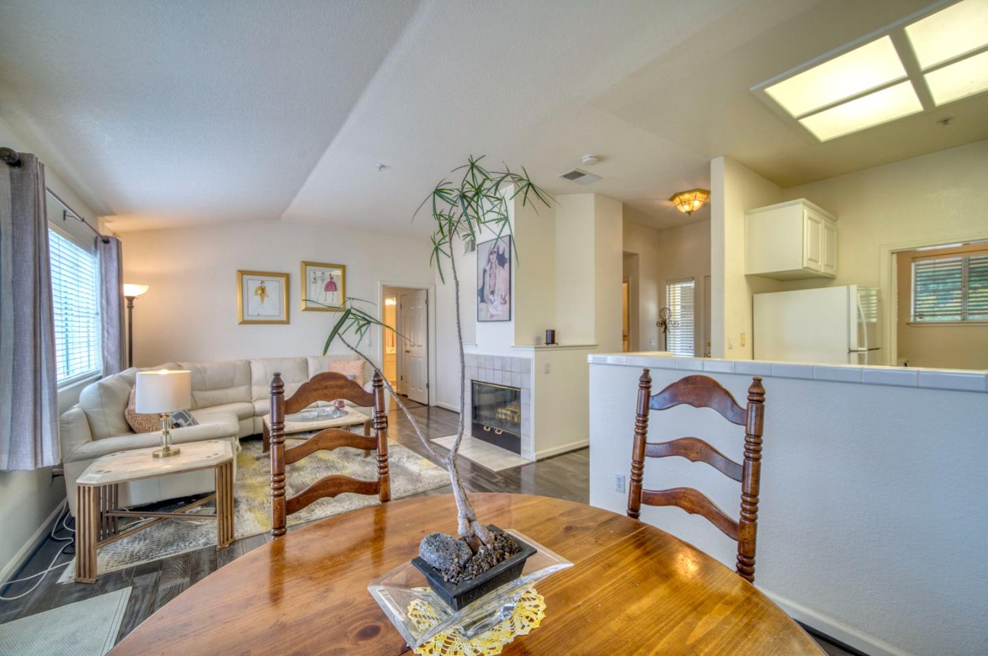 121 Skyline Drive San Ramon, CA 94583 - Photo 12 of 38 a living room with furniture
