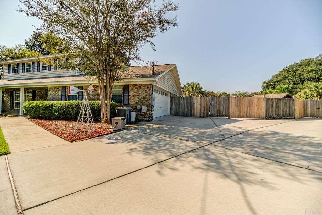 1035 Farmington Road Pensacola, FL 32504 - Photo 3 of 28 Gallery Image 3