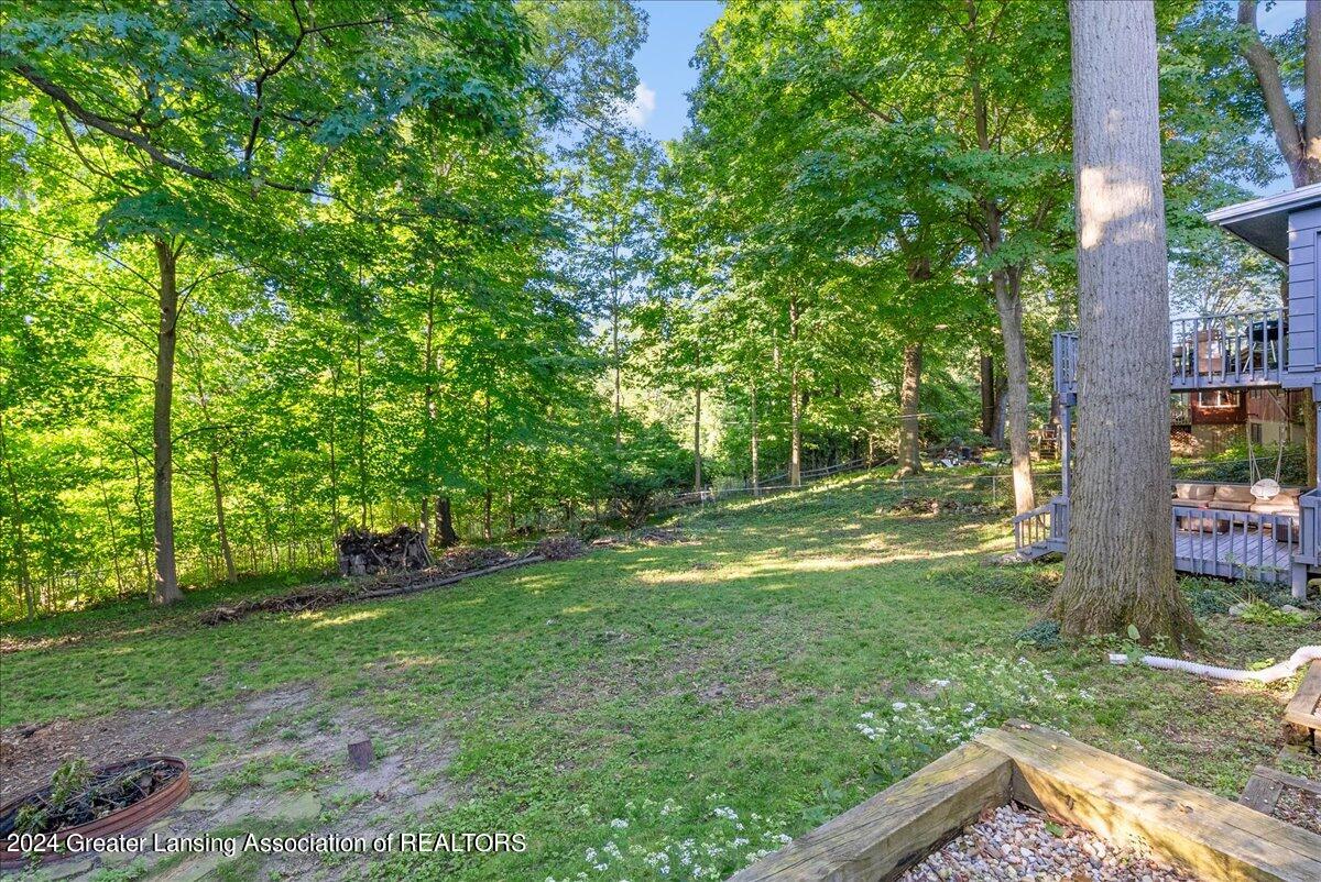 2251 Cumberland Road Lansing, MI 48906 - Photo 34 of 34 12-Media Jett - 12