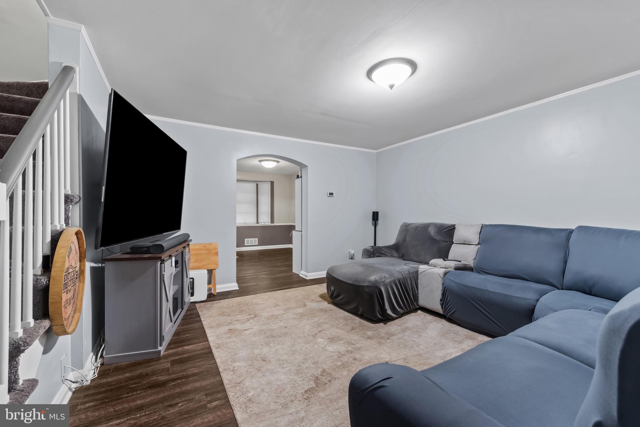 7304 Stratton Way Baltimore, MD 21224 - Photo 4 of 34 Living room