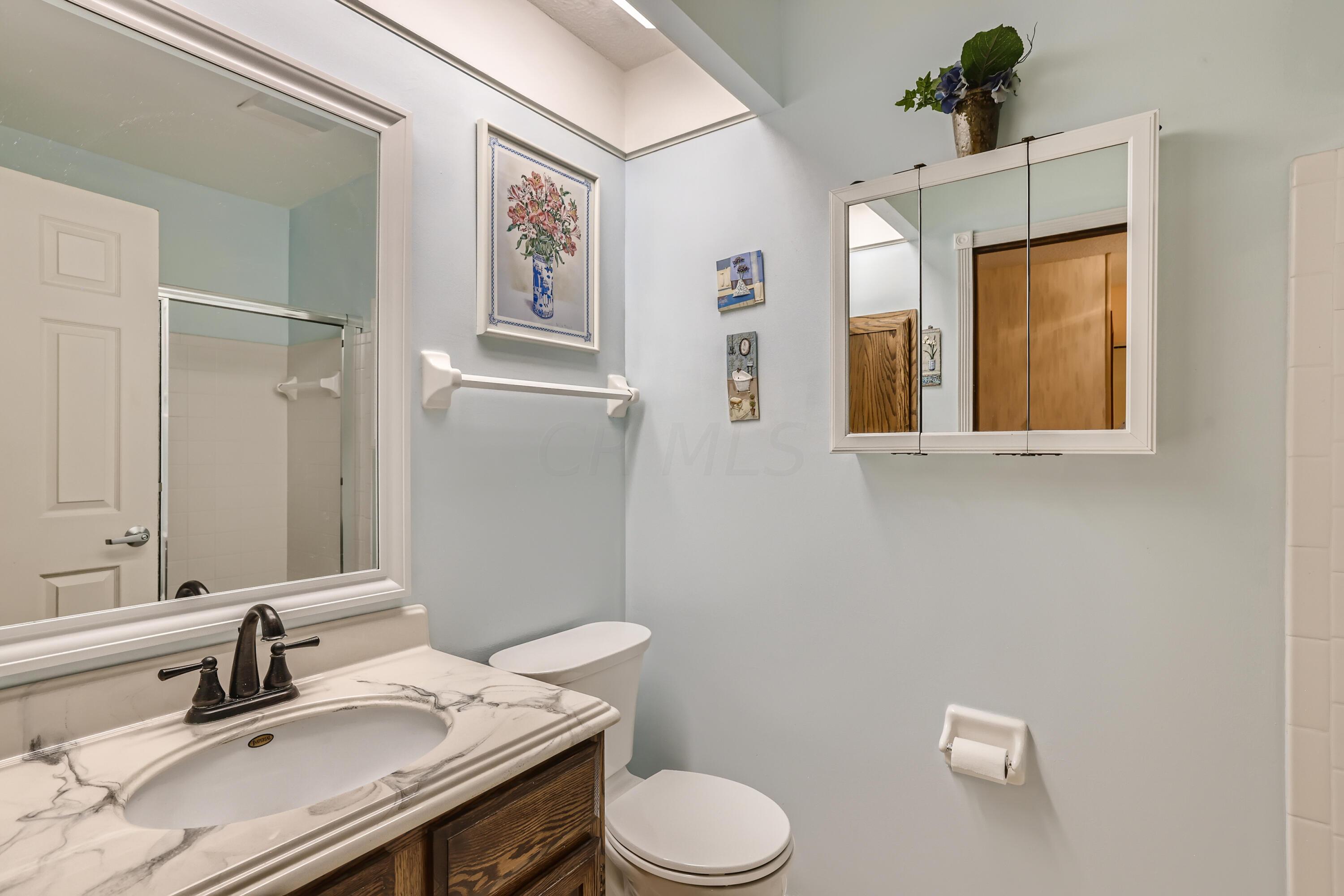 198 South Spring Road Westerville, OH 43081 - Photo 19 of 27 27 2nd Floor Bathroom