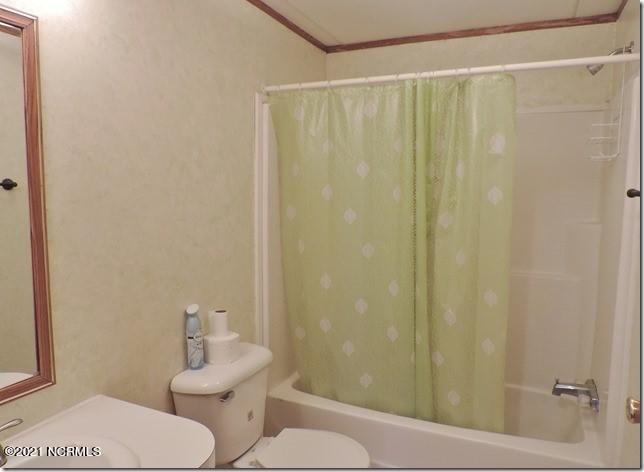 5210 Carr Road Wilson, NC 27893 - Photo 24 of 36 23 Bathroom