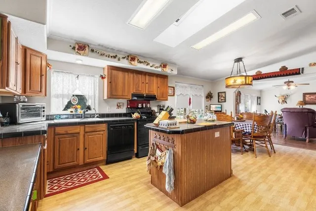 $349,999 | 198 Crossing Drive, Harper, TX 78631