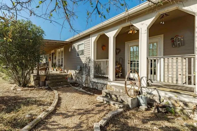 $349,999 | 198 Crossing Drive, Harper, TX 78631