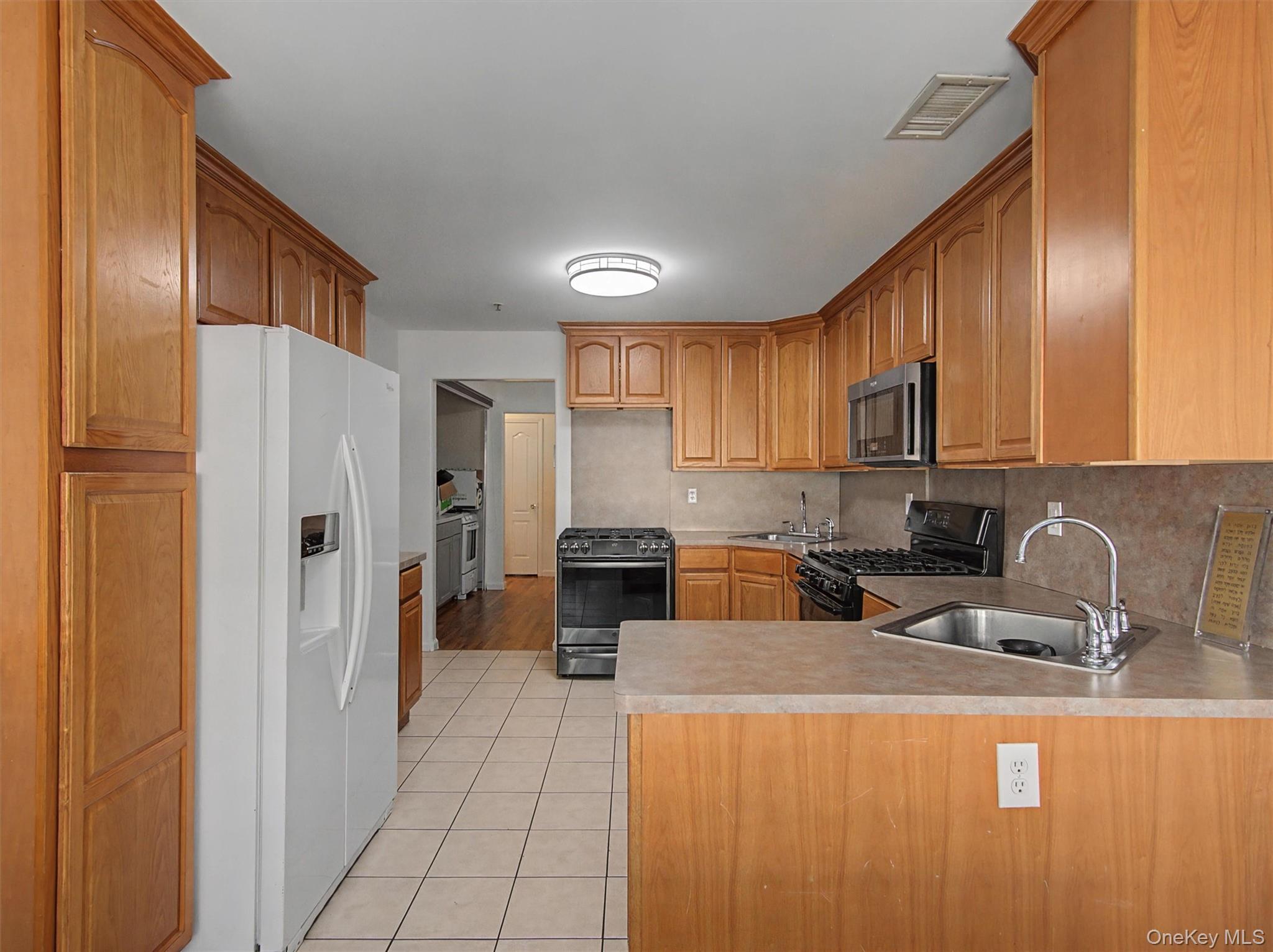 9 Elm Street, Unit 201 Spring Valley, NY 10977 - Photo 14 of 33