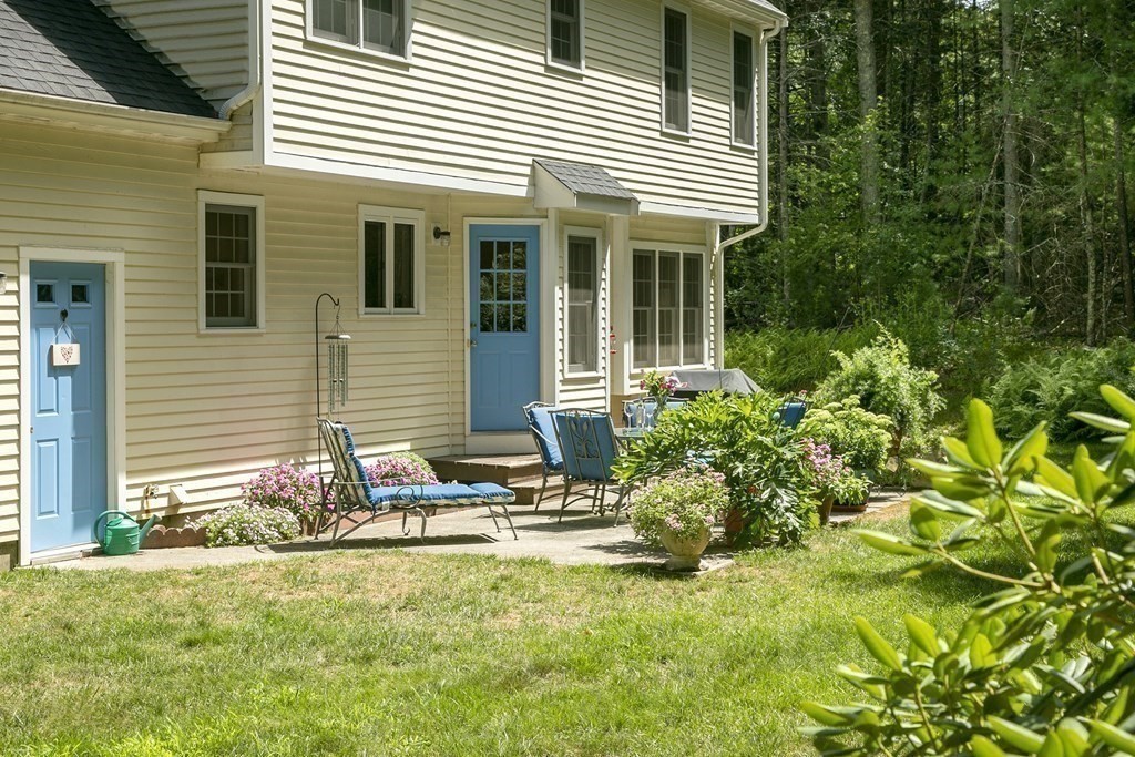 2 Stanley Road Norton, MA 02766 - Photo 4 of 10 Gallery Image 4