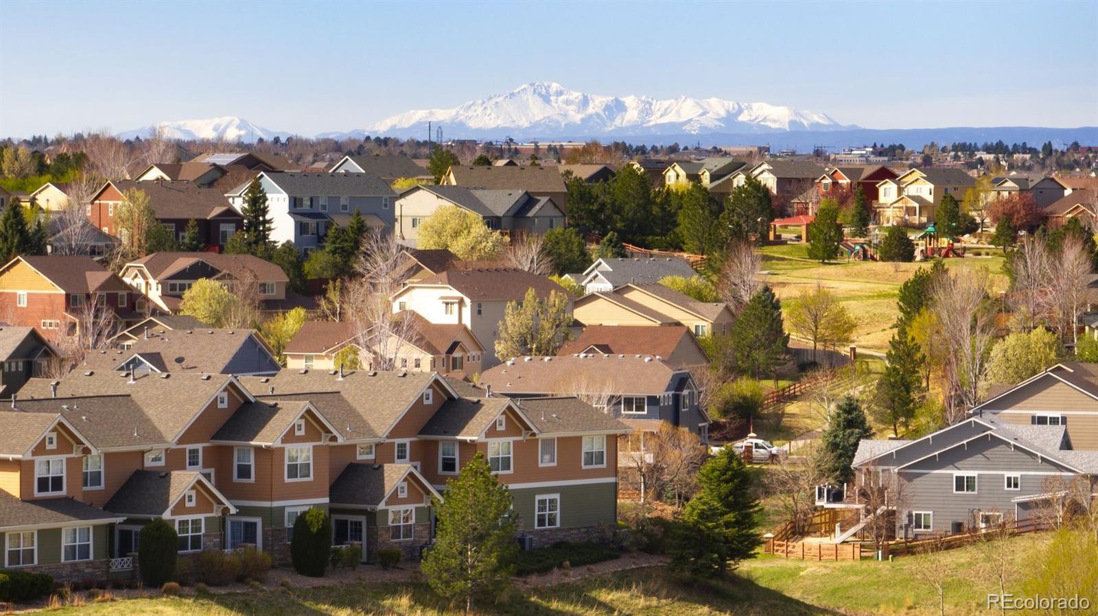 3661 South Perth Circle, Unit 6101 Aurora, CO 80013 - Photo 48 of 48 an aerial view of residential houses with outdoor space