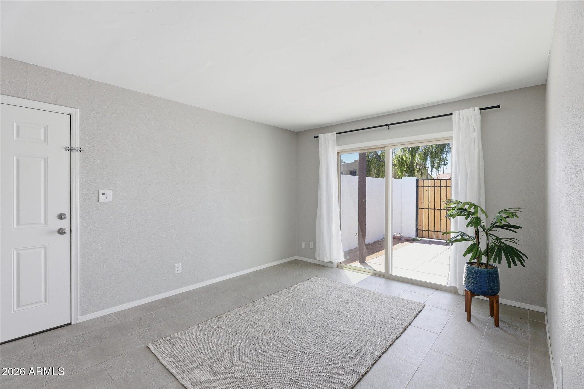 1006 East Redfield Road Tempe, AZ 85283 - Photo 6 of 42