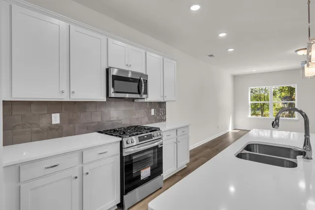 $459,990 | 564 Nightengale Ridge Drive, Columbia, TN 38401