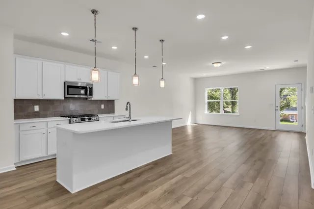 $459,990 | 564 Nightengale Ridge Drive, Columbia, TN 38401