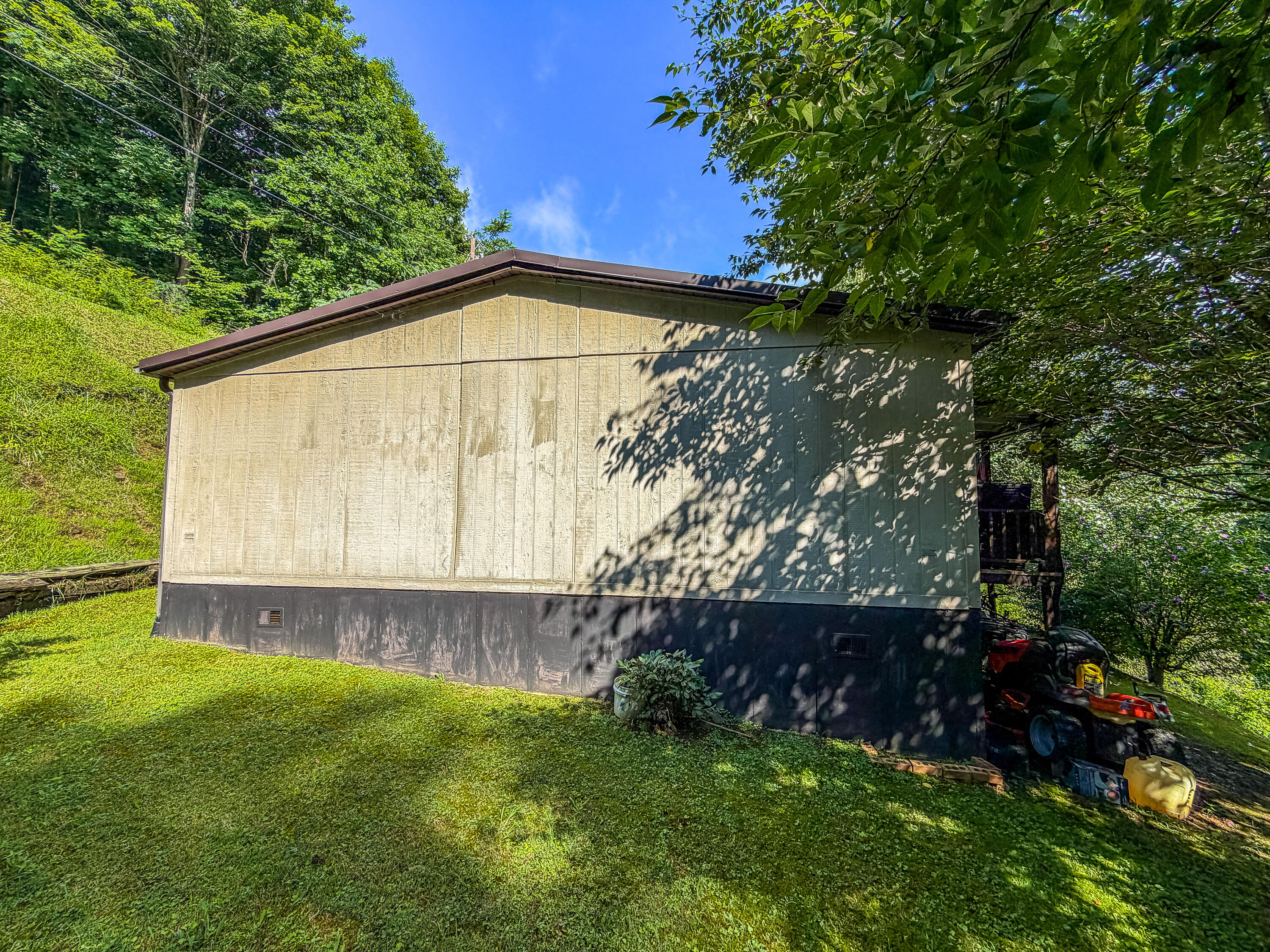299 George Neil Hill Road Pineville, KY 40977 - Photo 4 of 37 LightroomRealEstateEdits-4