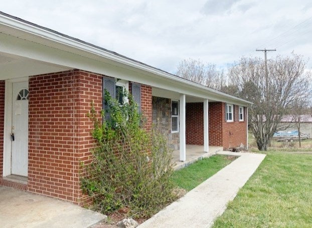 615 Brown Town Road Max Meadows, VA 24360 - Photo 5 of 20 Gallery Image 5