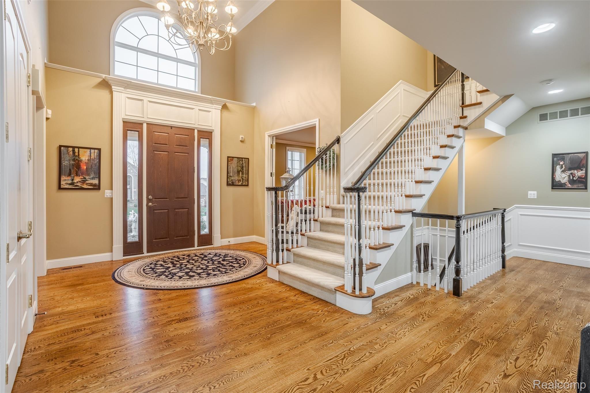 701 Wellington Circle Rochester, MI 48309 - Photo 15 of 54 Interiors-2.jpg