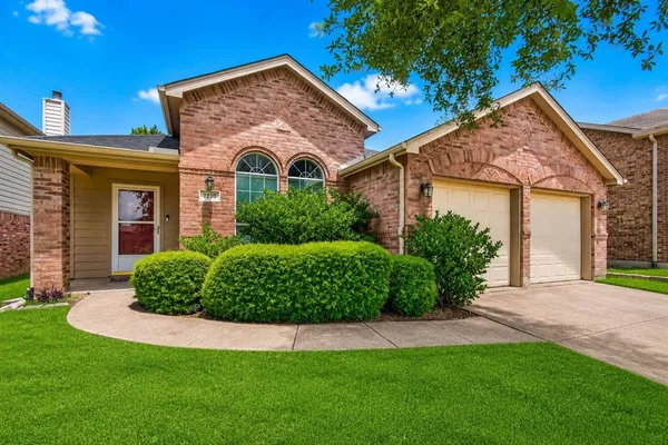 $315,900 | 2110 Athabasca Falls Drive, Anna, TX 75409