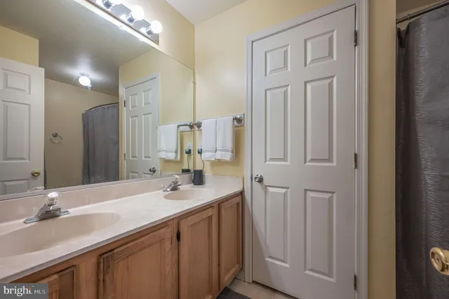 $340,000 | 42 Denny Circle, Newark, DE 19702