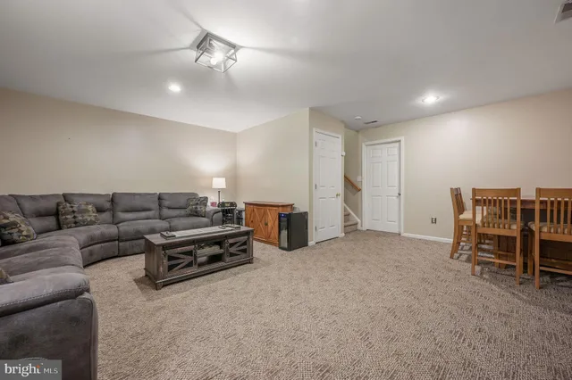 $340,000 | 42 Denny Circle, Newark, DE 19702