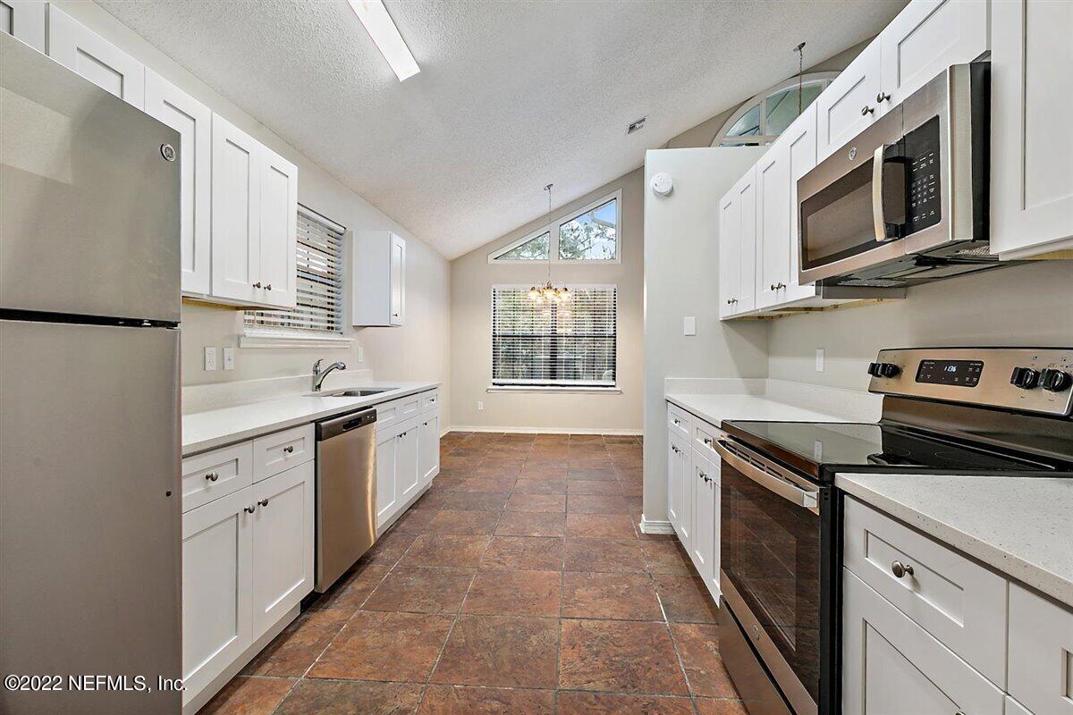 5452 Fort Caroline Road Jacksonville, FL 32277 - Photo 9 of 19 09-Kitchen
