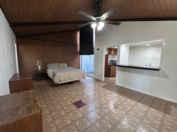 $1,050 | 126 Conference Drive, Unit 212, Bastrop, TX 78602